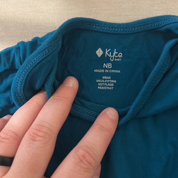 Kyte baby long sleeve bodysuit size newborn - Picture 2 of 3